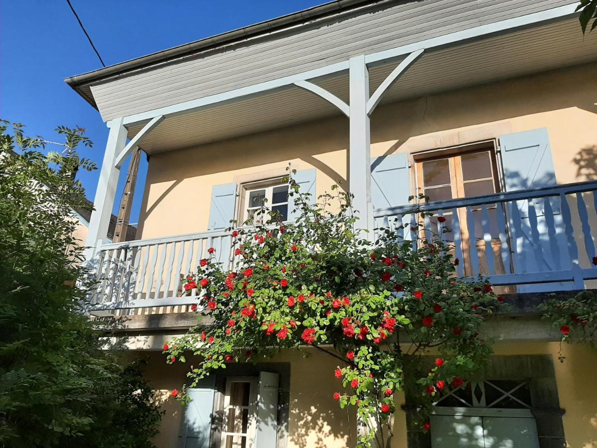 Gite D'Etape Le Couvent D'Ossau Louvie Juzon Exterior foto