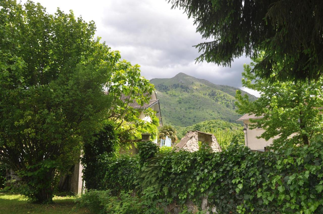 Gite D'Etape Le Couvent D'Ossau Louvie Juzon Exterior foto